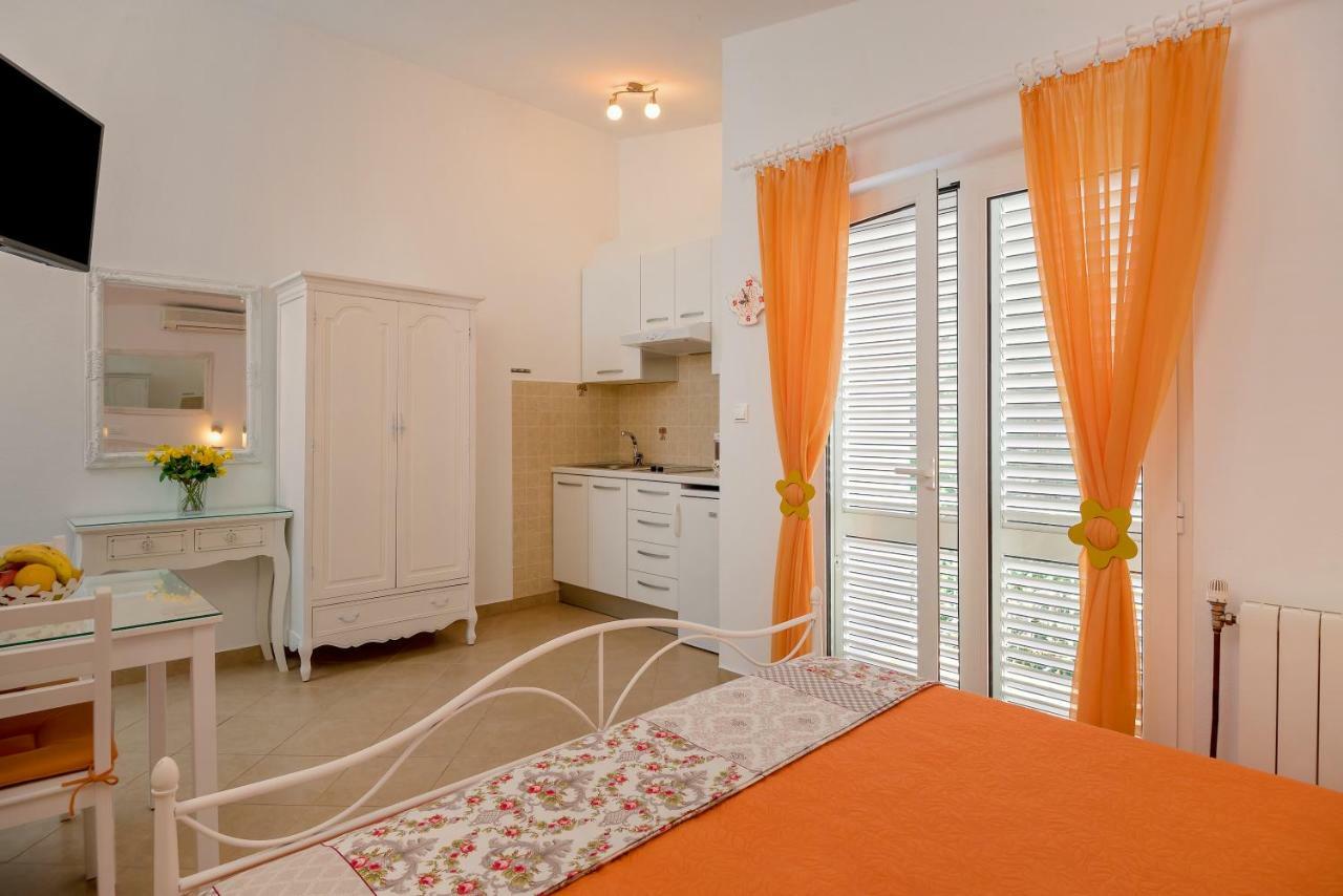 Apartments Villa Lilla Башка-Вода Экстерьер фото